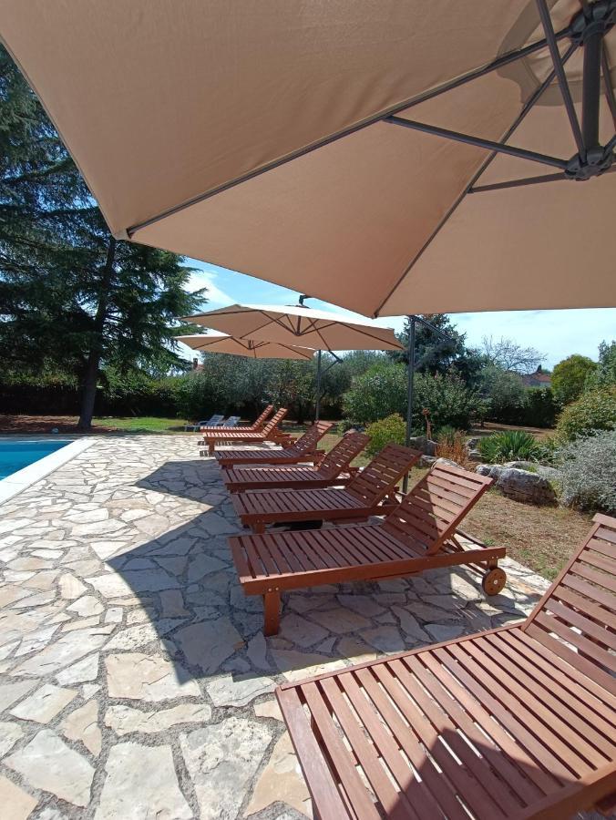 Hotel Holiday Buici  Exterior foto