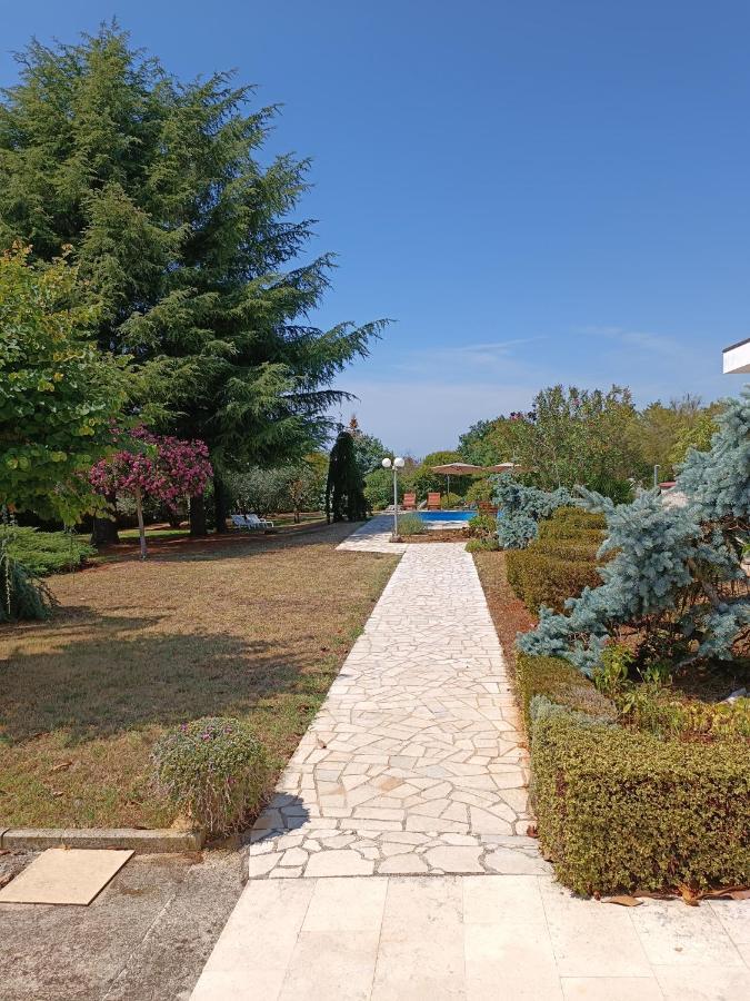Hotel Holiday Buici  Exterior foto